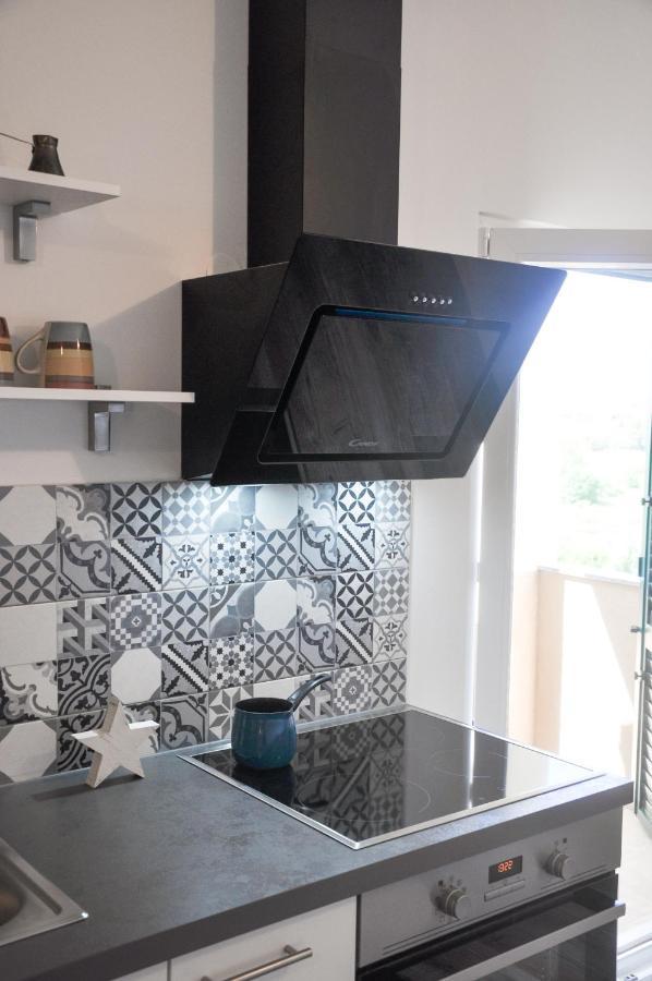 Apartmani Carnizza Ražanac Esterno foto
