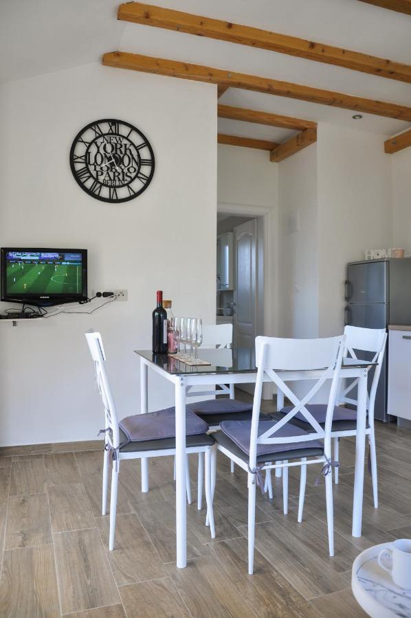 Apartmani Carnizza Ražanac Esterno foto