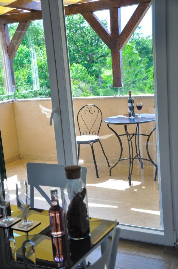 Apartmani Carnizza Ražanac Esterno foto