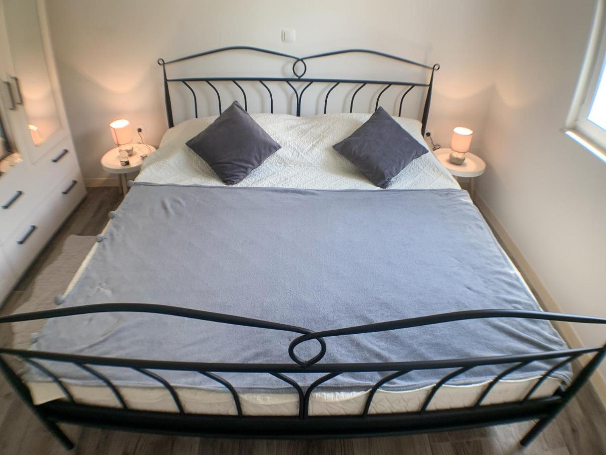 Apartmani Carnizza Ražanac Esterno foto