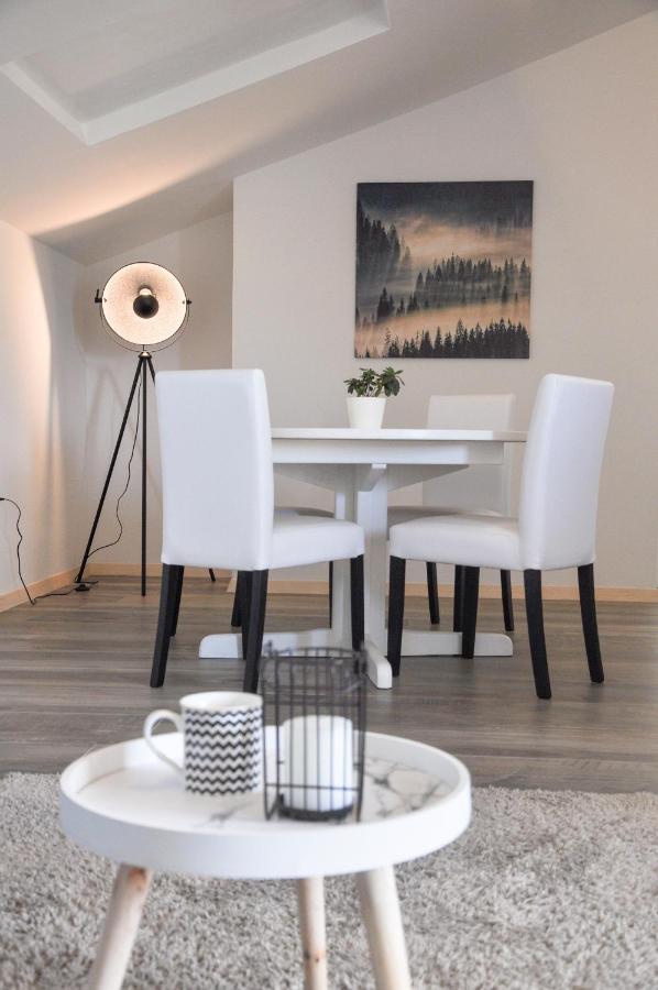 Apartmani Carnizza Ražanac Esterno foto