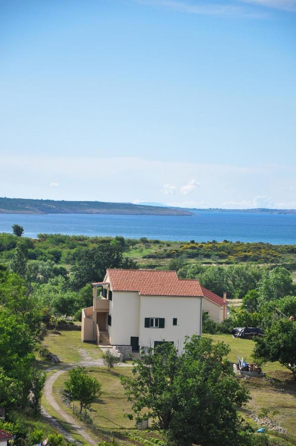 Apartmani Carnizza Ražanac Esterno foto